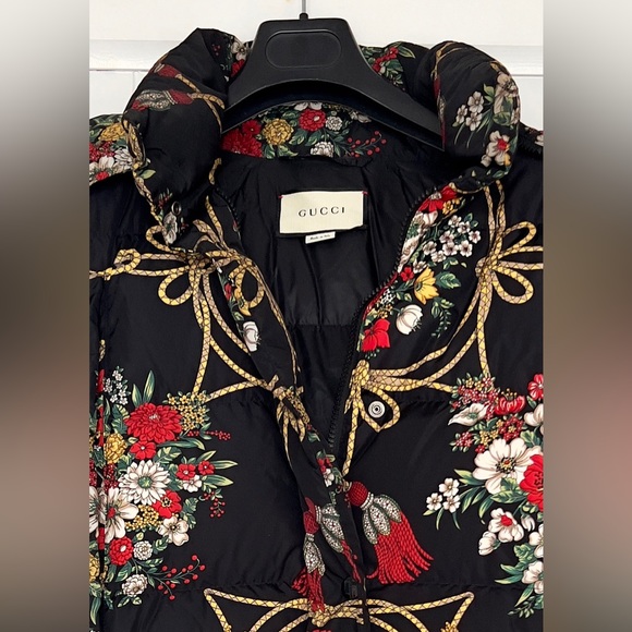 GUCCI Padded Cape Coat With Flowers And Tassels Size 4 US - Picture 6 of 11